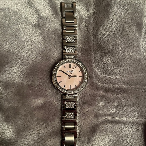 BNWT Women’s Fossil Watch - Picture 2 of 4